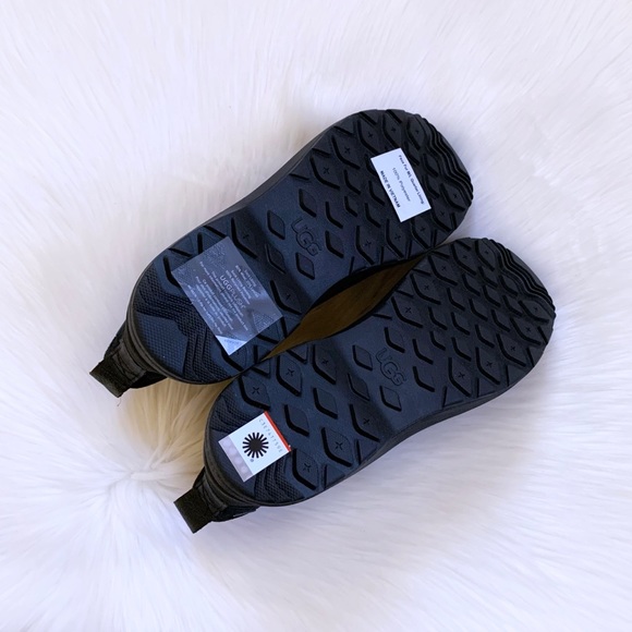 UGG Women’s Black Adirondack III Chelsea Waterproof Boots - Picture 6 of 6